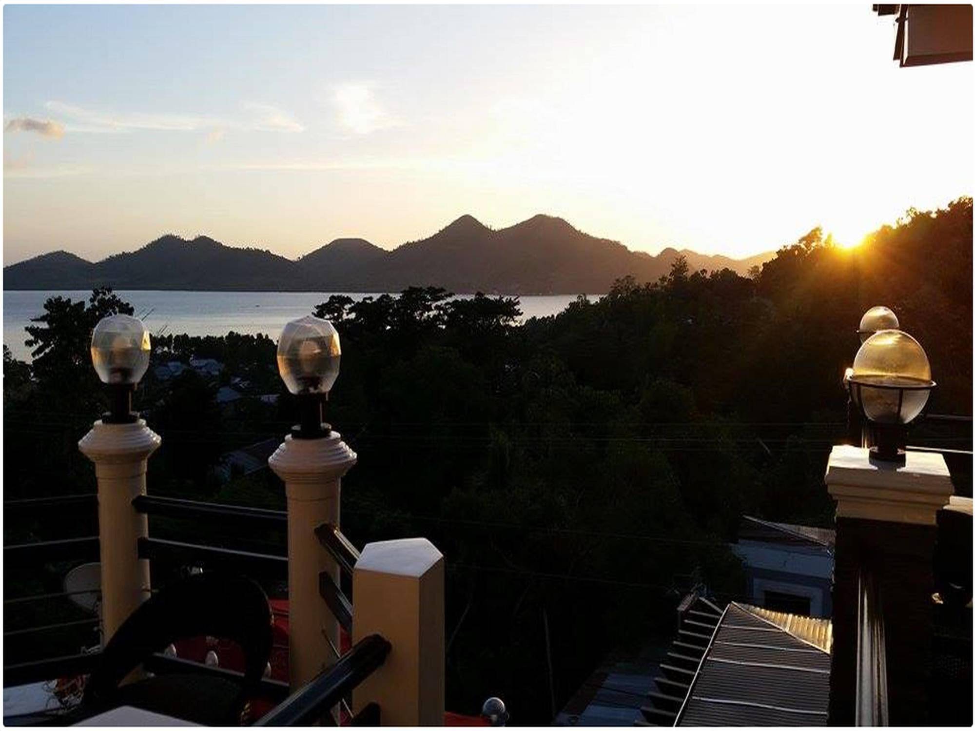 Bed and Breakfast Coron Bancuang Mansion Exterior foto